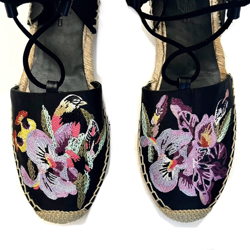 ETRO | Floral Bird Embroidered Black Lace- Up Tassel | Espadrilles - Picture 5 of 13